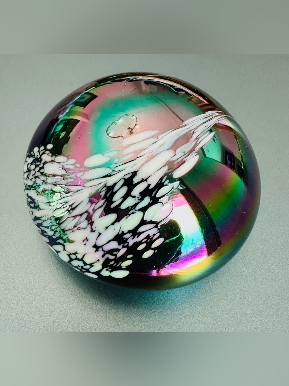 Vintage Balos Chicago Volcanic Ash Art
Glass Dome Paperweight Iridescent